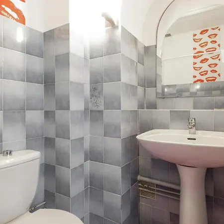Charming Studio With Sea View & Balcony - - Welkeys *