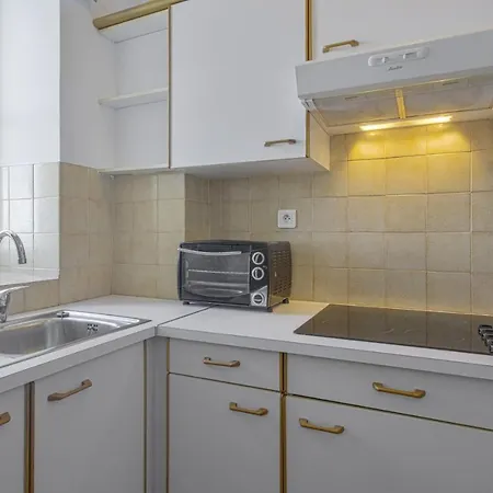 Charming Studio With Sea View & Balcony - - Welkeys Appartement Biarritz