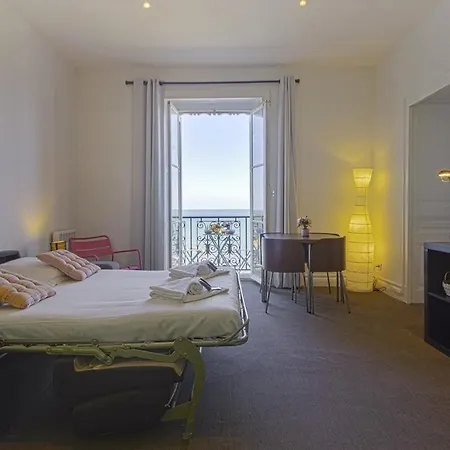 Charming Studio With Sea View & Balcony - - Welkeys * Biarritz